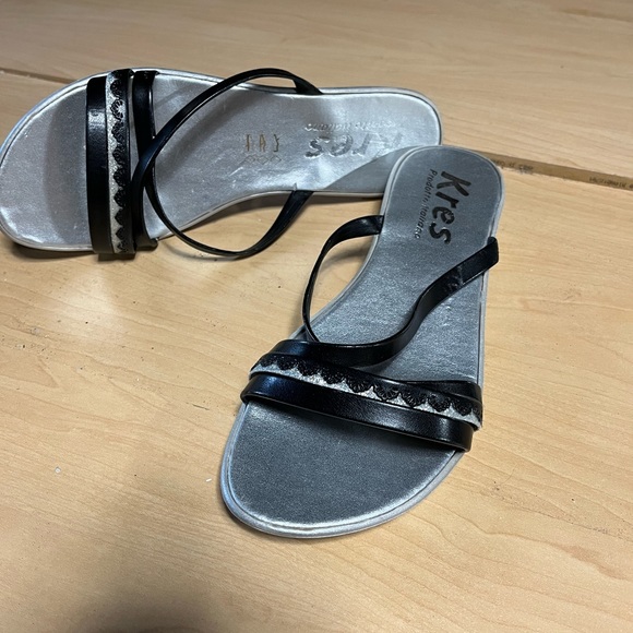 Designer sanders 3 pair new with tags bundle - Picture 6 of 12